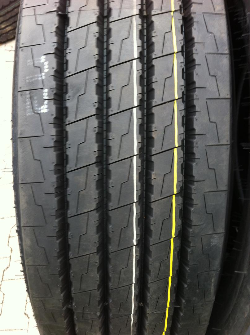A 2831 cikkszámú cikk képe. Tehergk.abroncs 295/80-R-22,5 Daewoo DWS-11/16pr korm. 152/148M
