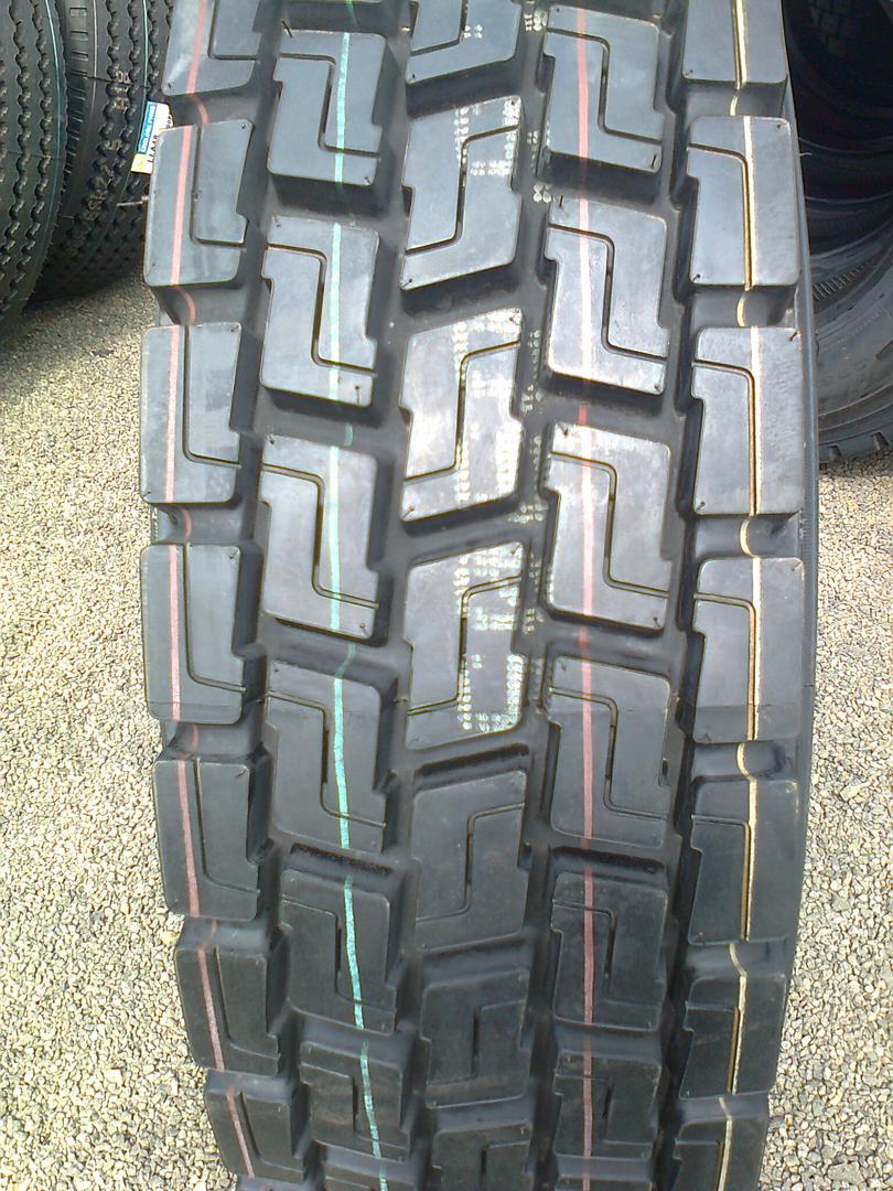 A 1252 cikkszámú cikk képe. Tehergk.abroncs 235/75-R-17,5 Linglong D-905/18pr húzó 143/141J