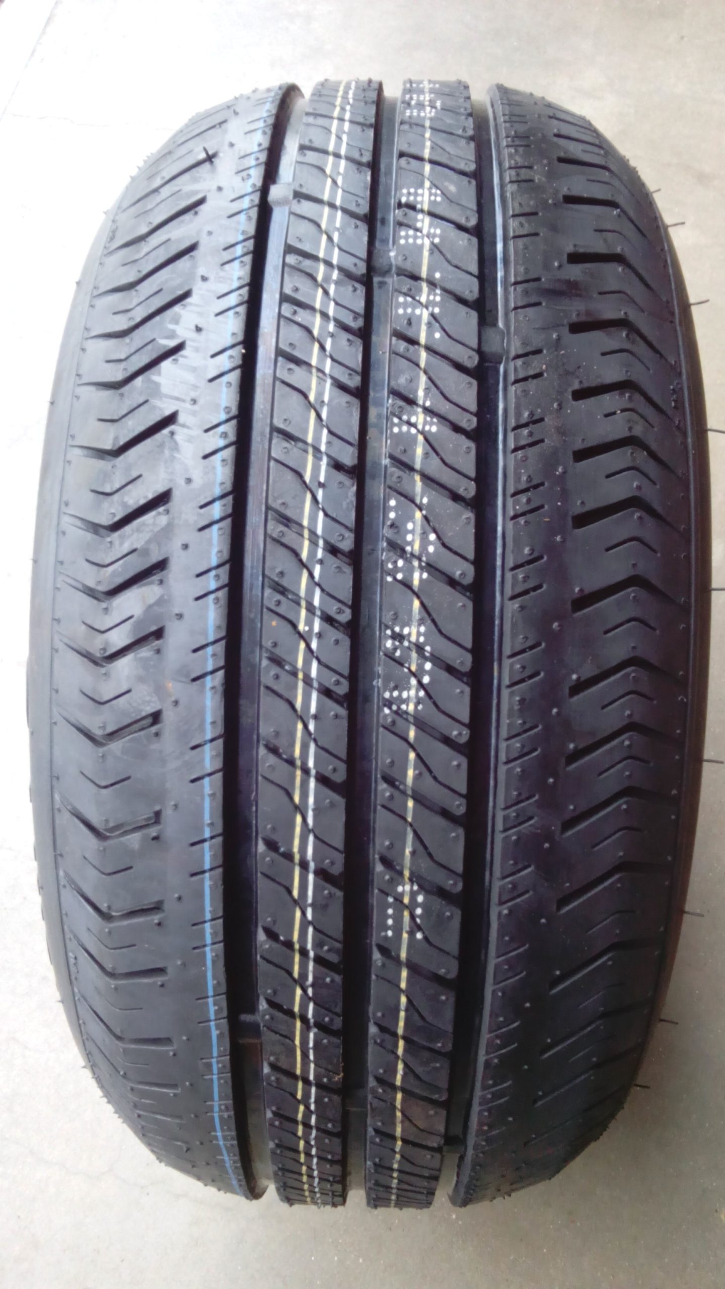 Linglong 10 col R-701 Kisteher abroncs 195/55-R-10 "C" Linglong R-701 98/96N M+S DOT4824