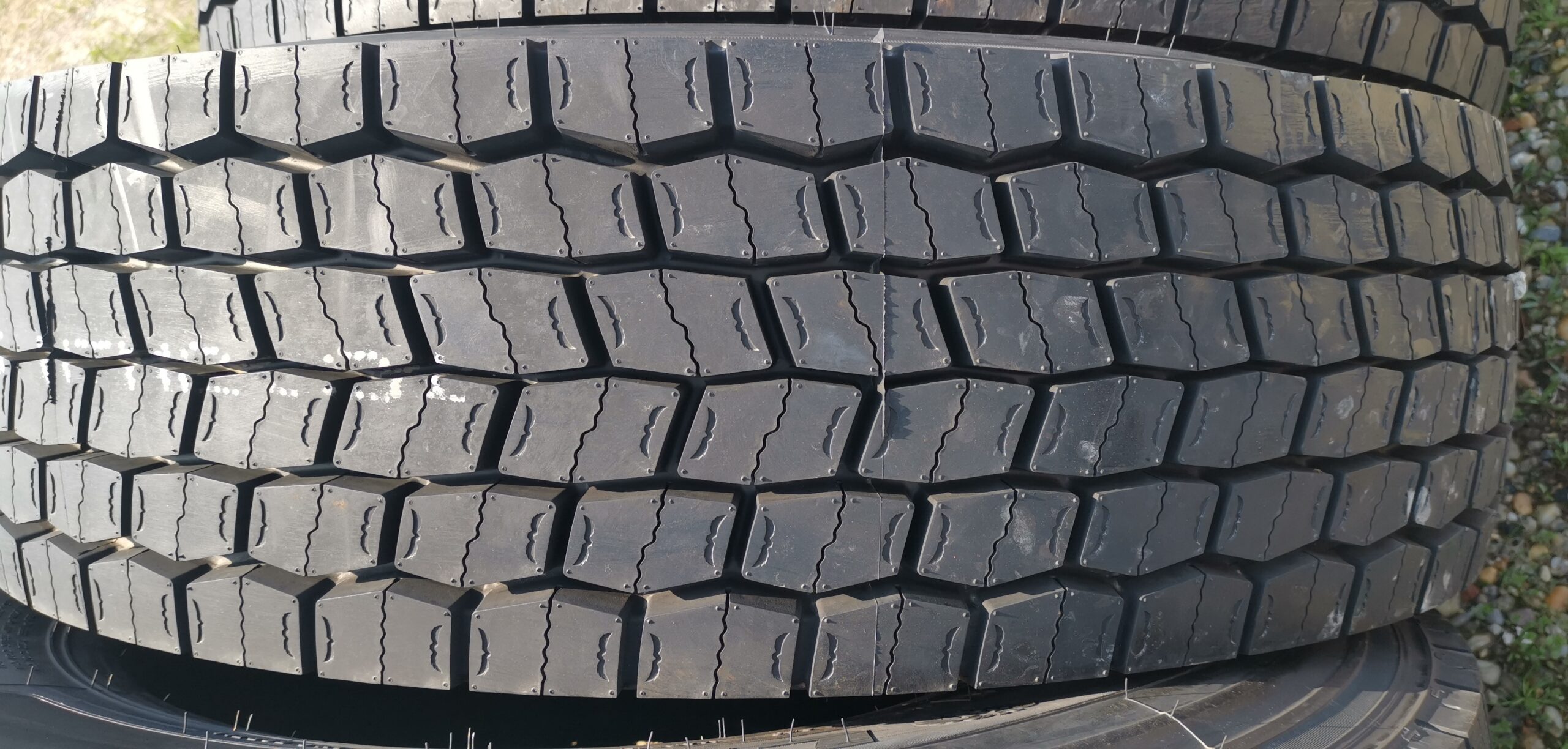 KTD300 Tehergk.abroncs 315/60-R-22,5 Linglong KTD-300/16pr húzó 152/148L 3PMSF