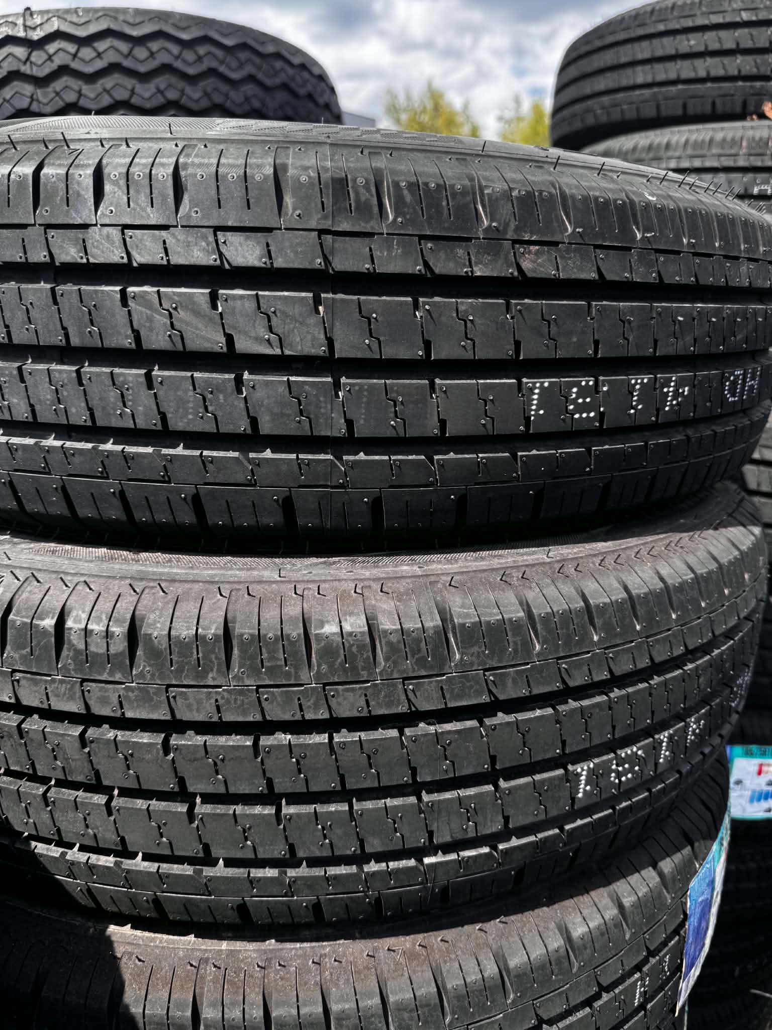 HD737 Kisteher abroncs 185/75-R-16 "C" Haida HD-737/8pr 104/102R DOT4224