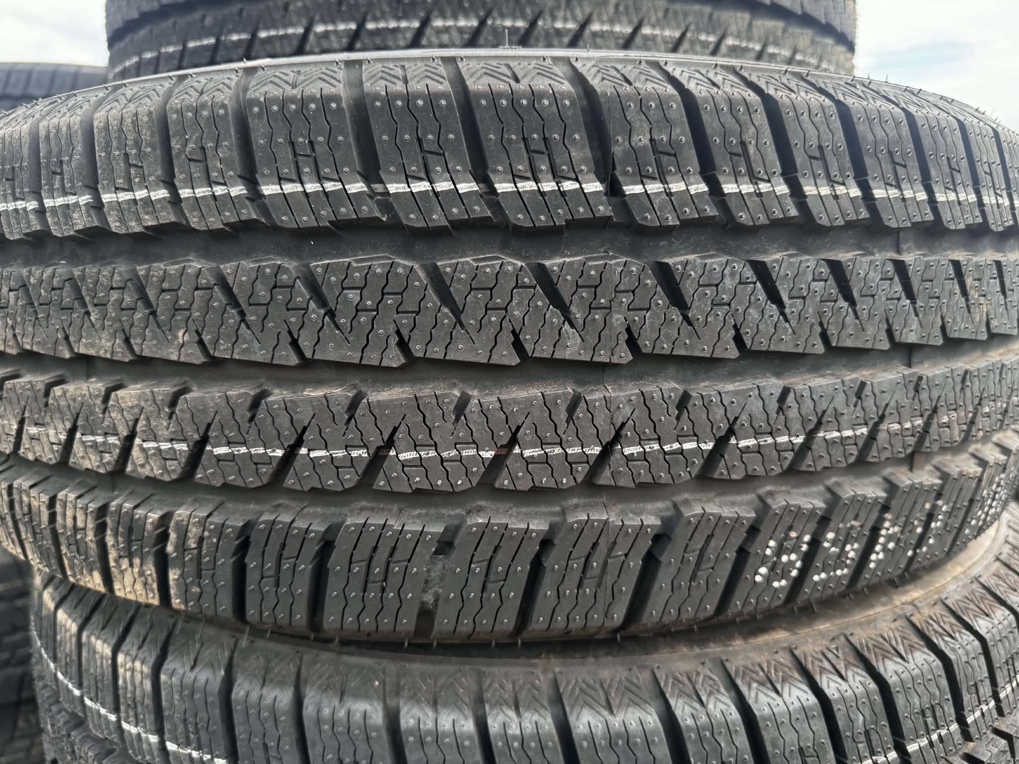 MK627 Kisteher abroncs 205/65-R-16 "C" Mileking MK-627/8pr téli 107/105R DOT25-26