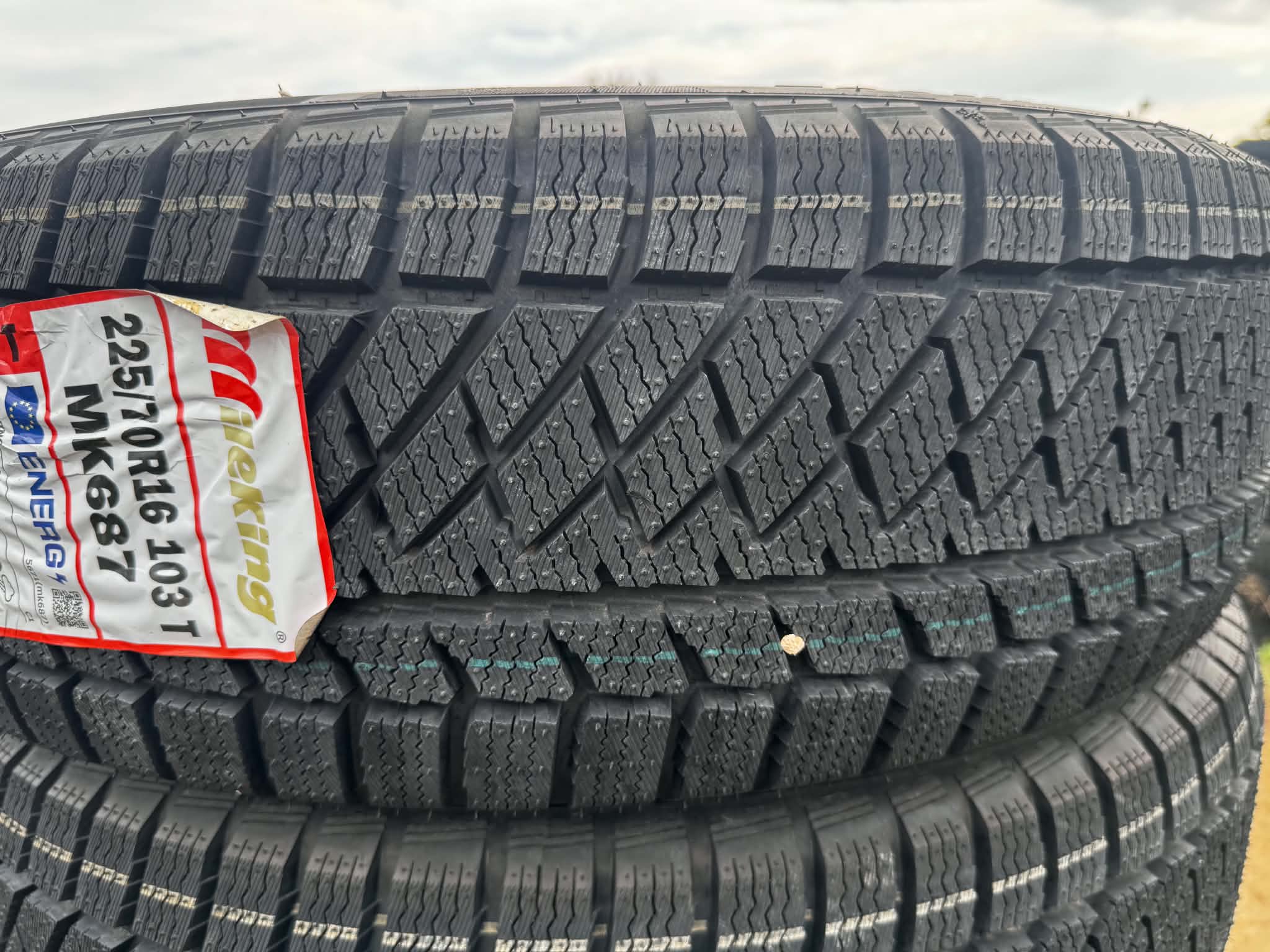 MK687 Terepjáró abroncs 225/70-R-16 Mileking MK-687 téli 103T DOT24-25